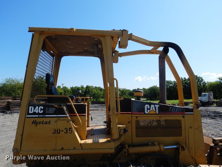 image for item DF2174 2001 Caterpillar D4C LGP dozer