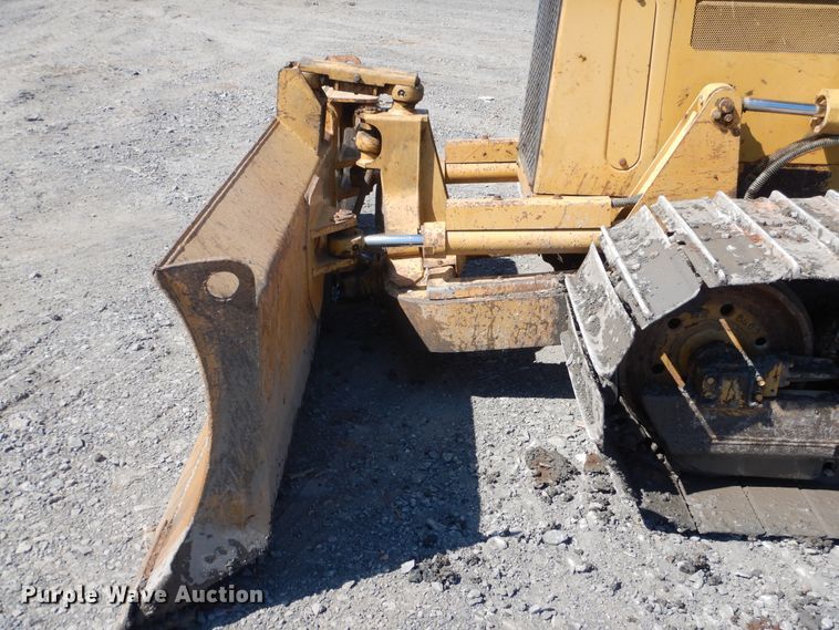 image for item DF2174 2001 Caterpillar D4C LGP dozer