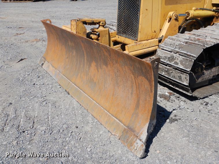 image for item DF2174 2001 Caterpillar D4C LGP dozer