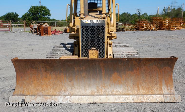 image for item DF2174 2001 Caterpillar D4C LGP dozer