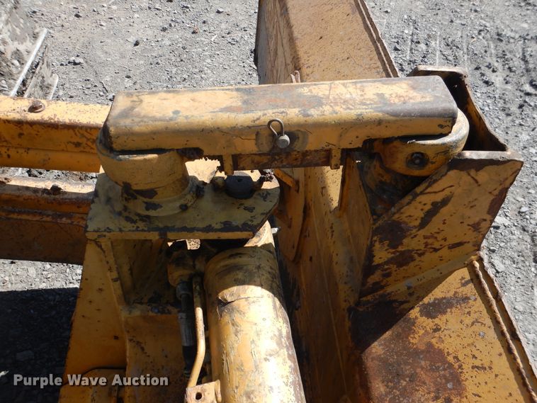 image for item DF2174 2001 Caterpillar D4C LGP dozer