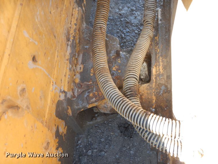 image for item DF2174 2001 Caterpillar D4C LGP dozer