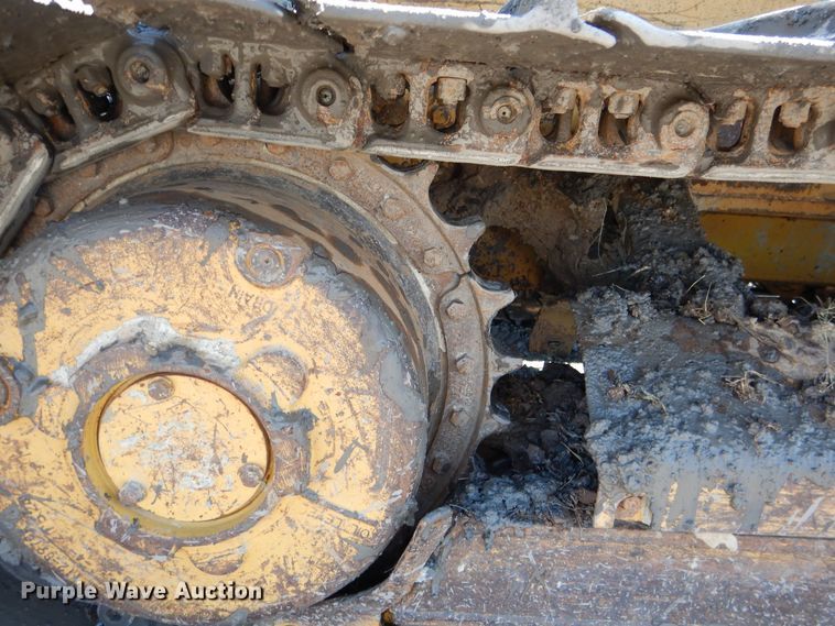 image for item DF2174 2001 Caterpillar D4C LGP dozer