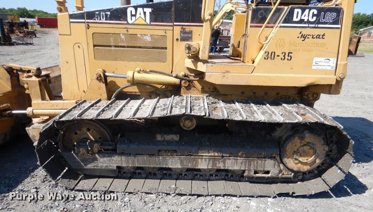 image for item DF2174 2001 Caterpillar D4C LGP dozer