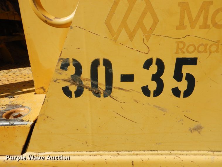 image for item DF2174 2001 Caterpillar D4C LGP dozer