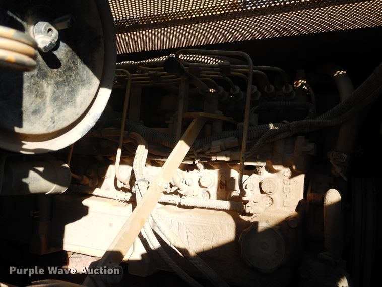 image for item DF2174 2001 Caterpillar D4C LGP dozer