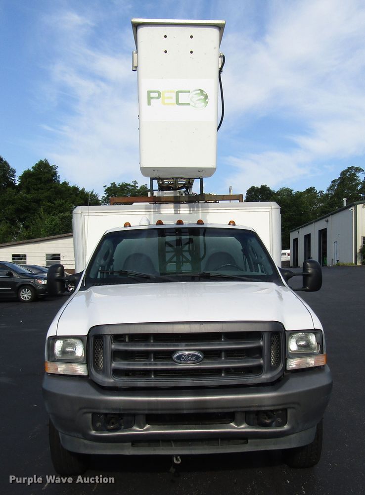 image for item DG1325 2004 Ford F450 Super Duty bucket truck