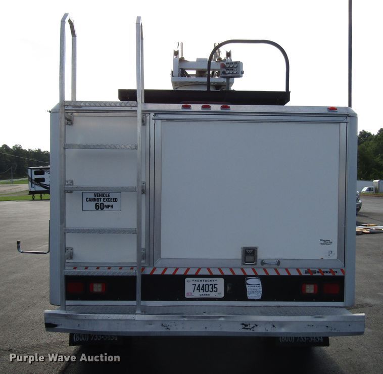 image for item DG1325 2004 Ford F450 Super Duty bucket truck