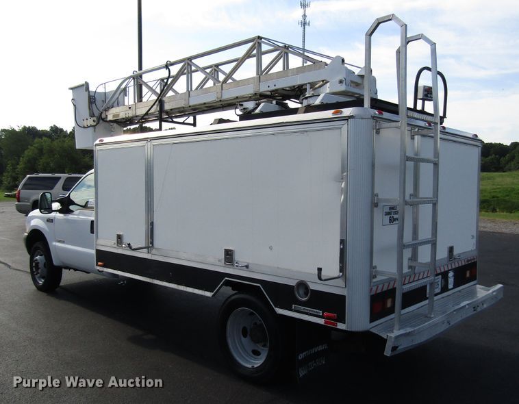 image for item DG1325 2004 Ford F450 Super Duty bucket truck