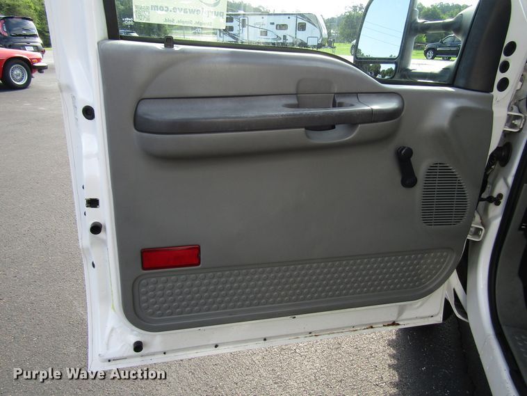 image for item DG1325 2004 Ford F450 Super Duty bucket truck