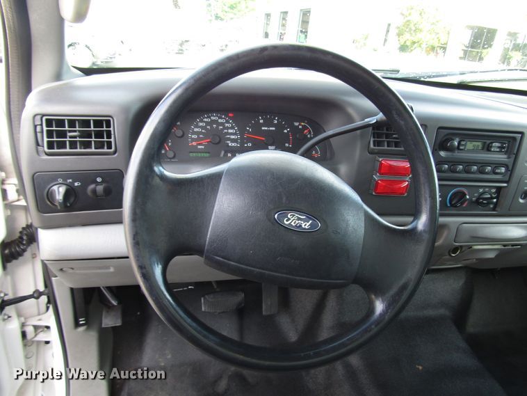 image for item DG1325 2004 Ford F450 Super Duty bucket truck