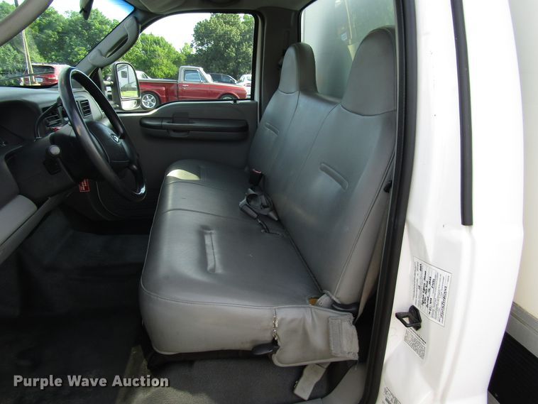 image for item DG1325 2004 Ford F450 Super Duty bucket truck