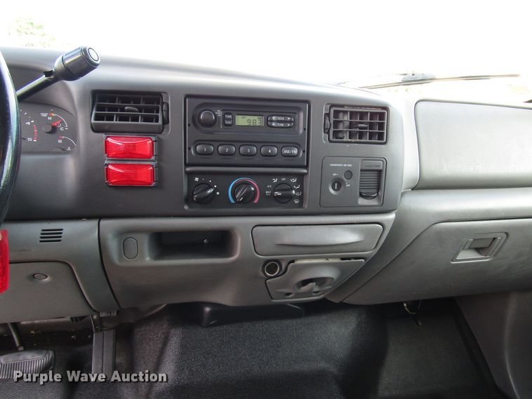 image for item DG1325 2004 Ford F450 Super Duty bucket truck