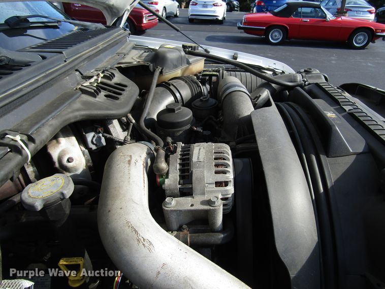 image for item DG1325 2004 Ford F450 Super Duty bucket truck