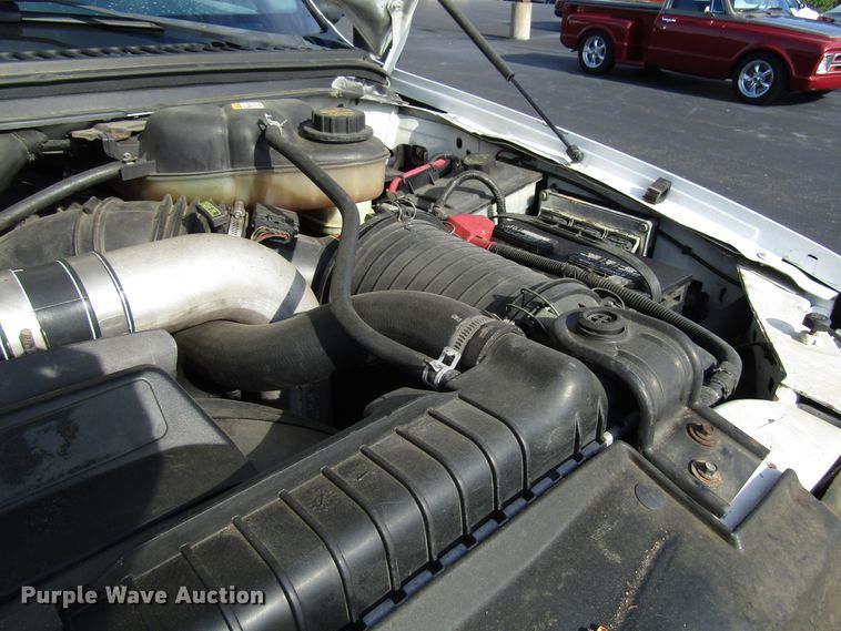 image for item DG1325 2004 Ford F450 Super Duty bucket truck