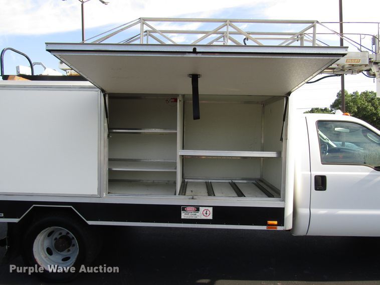 image for item DG1325 2004 Ford F450 Super Duty bucket truck