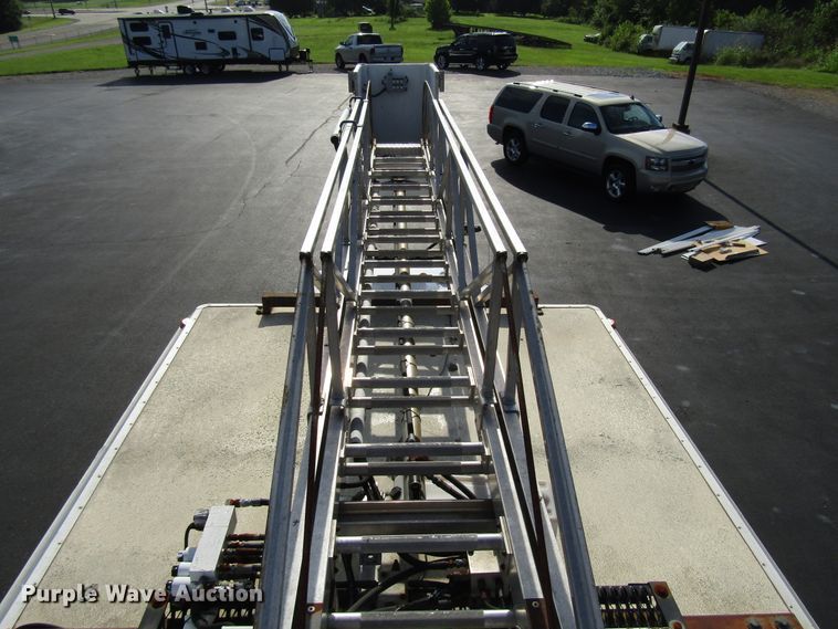 image for item DG1325 2004 Ford F450 Super Duty bucket truck