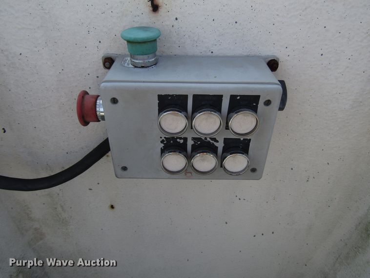 image for item DG1325 2004 Ford F450 Super Duty bucket truck