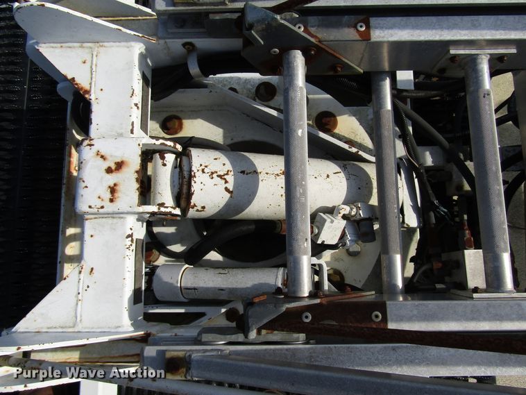 image for item DG1325 2004 Ford F450 Super Duty bucket truck