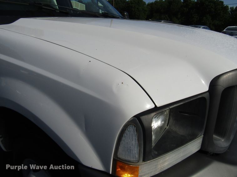 image for item DG1325 2004 Ford F450 Super Duty bucket truck