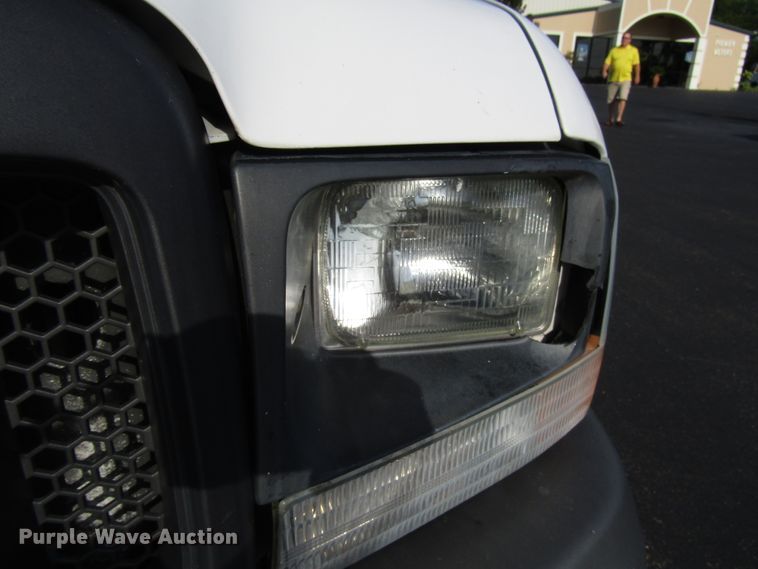 image for item DG1325 2004 Ford F450 Super Duty bucket truck