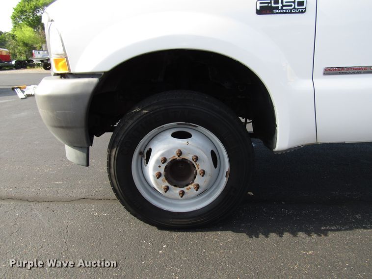 image for item DG1325 2004 Ford F450 Super Duty bucket truck