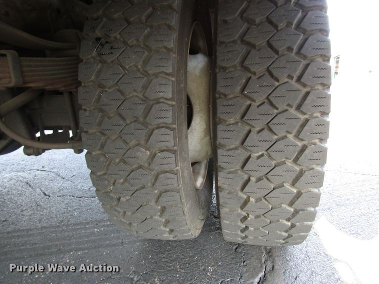 image for item DG1325 2004 Ford F450 Super Duty bucket truck