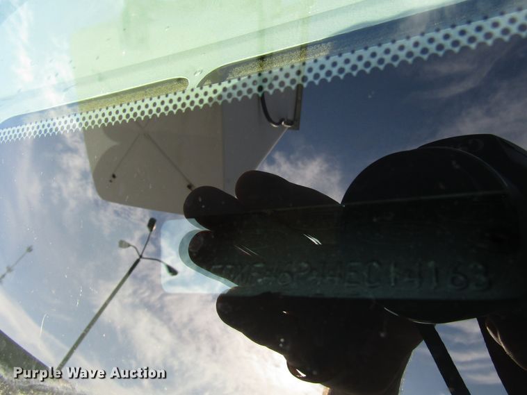 image for item DG1325 2004 Ford F450 Super Duty bucket truck