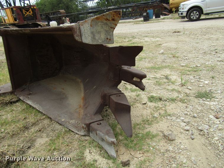 image for item DG1336 Hensley Adco 26V28170 bucket
