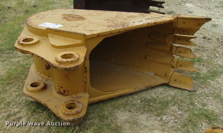 image for item DG1337 Hensley Adco 26R26320CB bucket