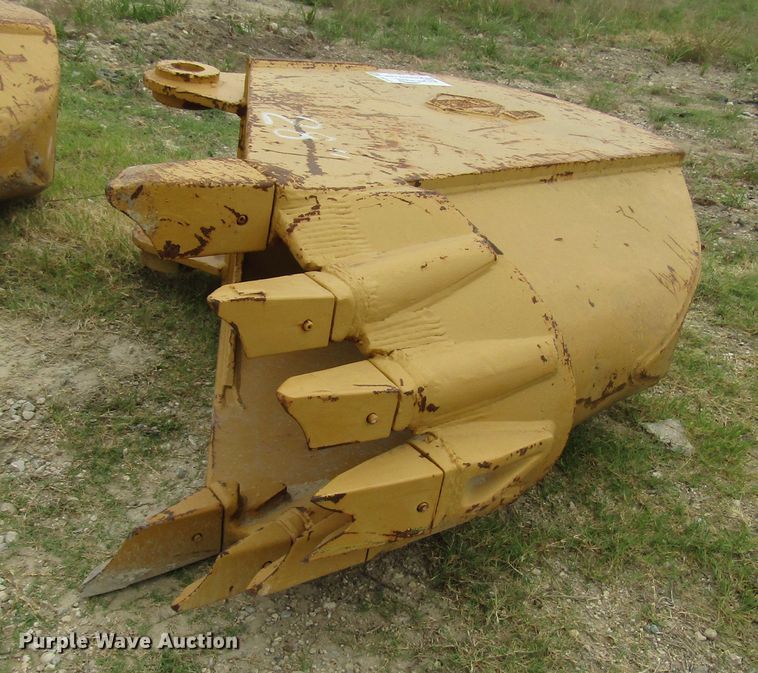 image for item DG1337 Hensley Adco 26R26320CB bucket