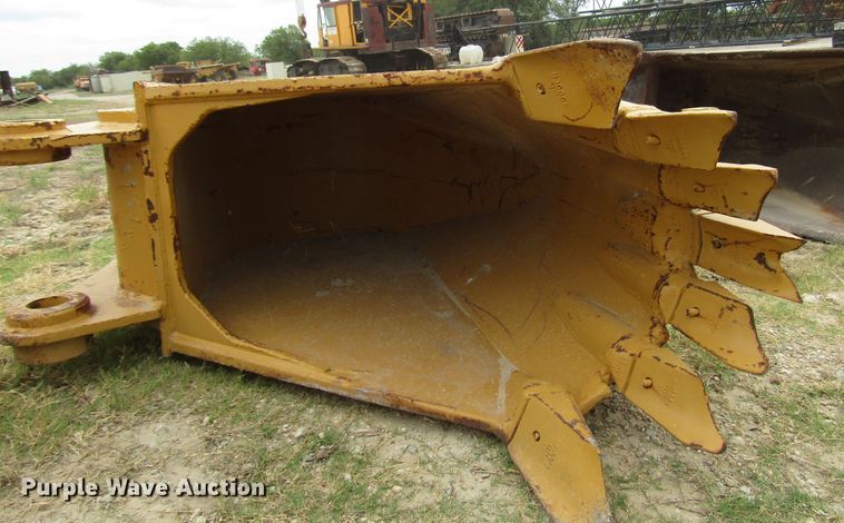 image for item DG1337 Hensley Adco 26R26320CB bucket