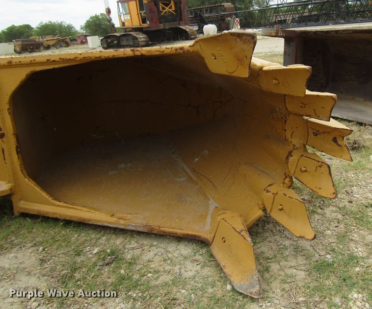 image for item DG1337 Hensley Adco 26R26320CB bucket