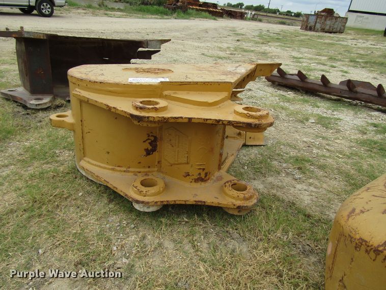image for item DG1337 Hensley Adco 26R26320CB bucket