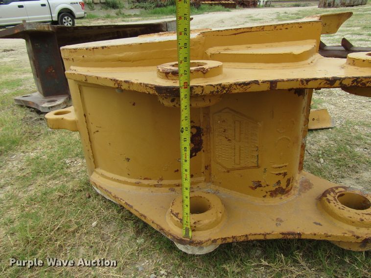 image for item DG1337 Hensley Adco 26R26320CB bucket