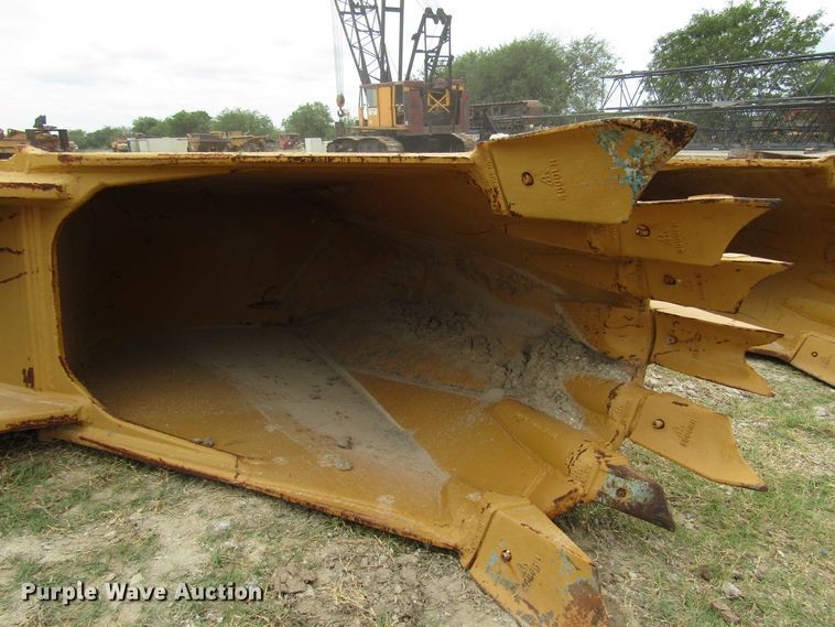 image for item DG1338 Hensley 3R26325C3010 drop bucket