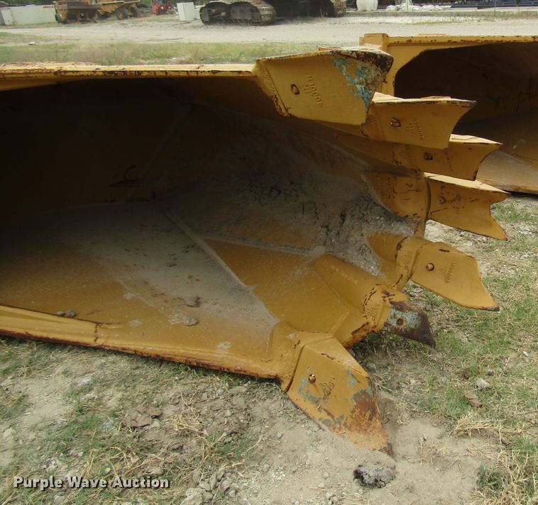 image for item DG1338 Hensley 3R26325C3010 drop bucket