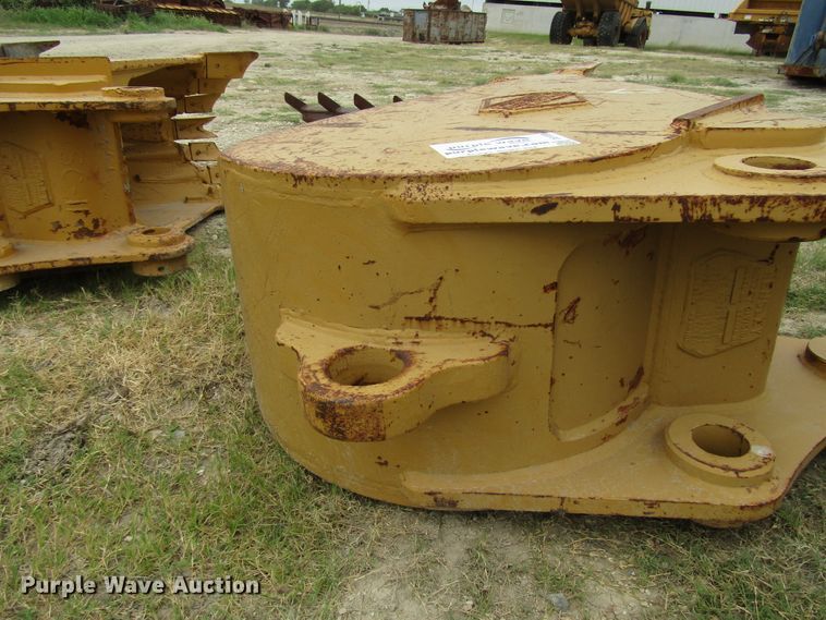 image for item DG1338 Hensley 3R26325C3010 drop bucket