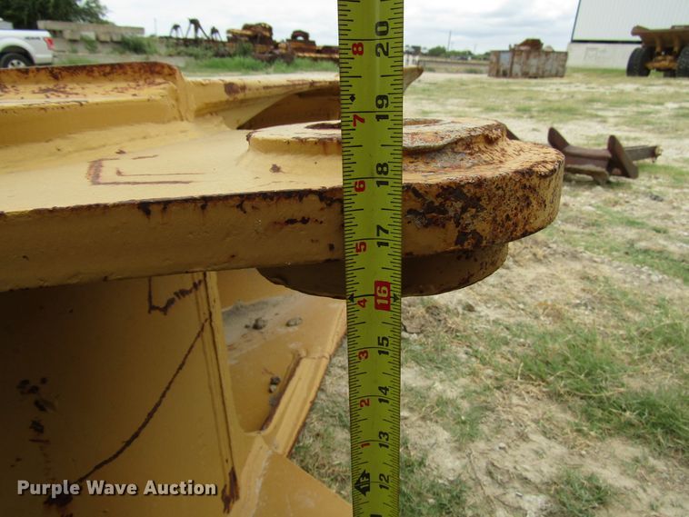 image for item DG1338 Hensley 3R26325C3010 drop bucket