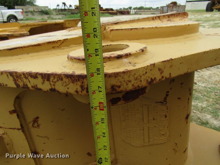 image for item DG1338 Hensley 3R26325C3010 drop bucket