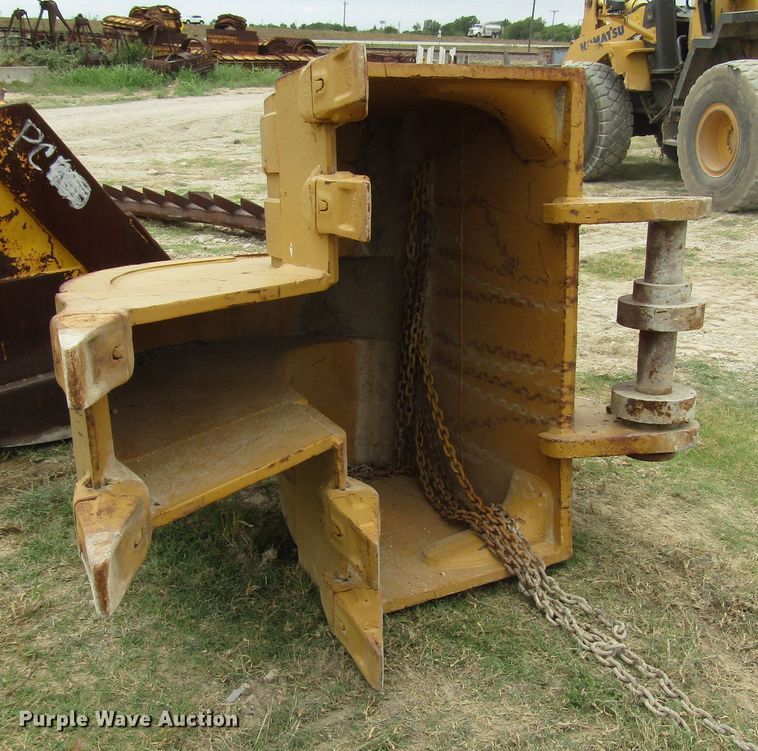 image for item DG1340 Hensley bucket