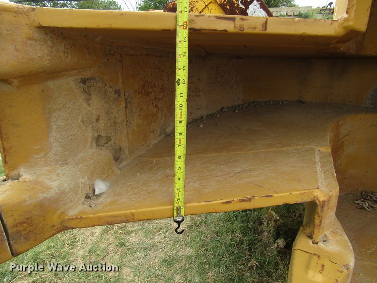 image for item DG1340 Hensley bucket