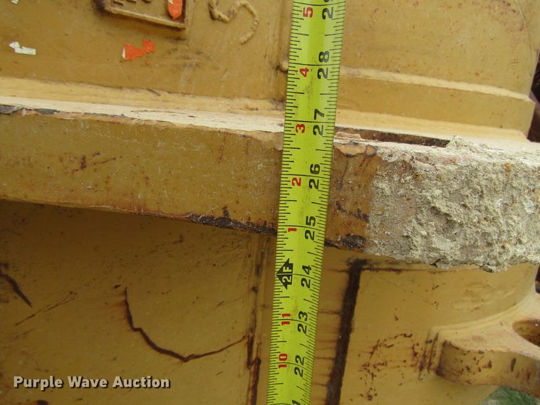 image for item DG1340 Hensley bucket