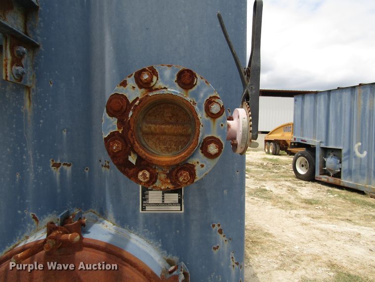 image for item DG1342 2007 Water Boy Products frac tank trailer