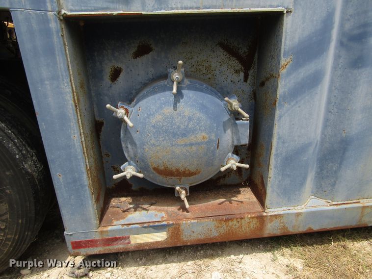 image for item DG1343 2007 Water Boy Products frac tank trailer