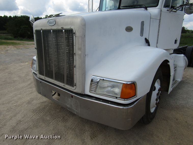image for item DG1373 1999 Peterbilt 377 truck cab and chassis