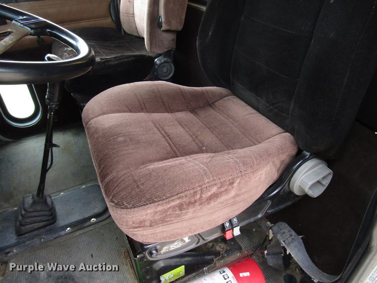 image for item DG1373 1999 Peterbilt 377 truck cab and chassis