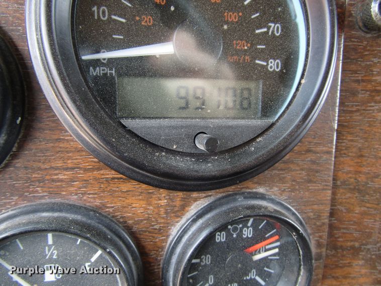 image for item DG1373 1999 Peterbilt 377 truck cab and chassis