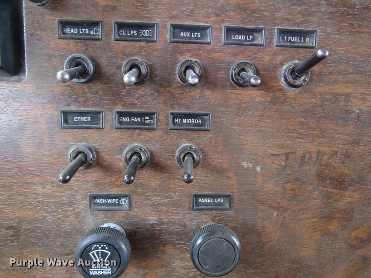 image for item DG1373 1999 Peterbilt 377 truck cab and chassis