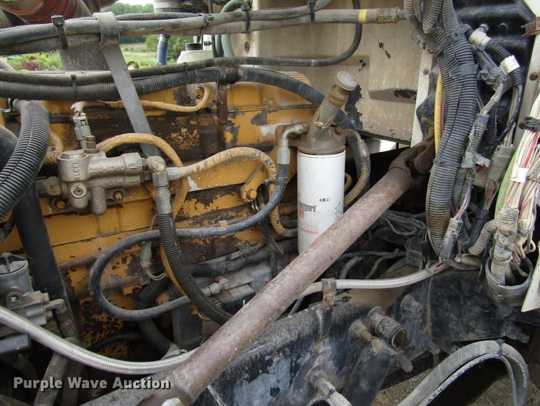 image for item DG1373 1999 Peterbilt 377 truck cab and chassis